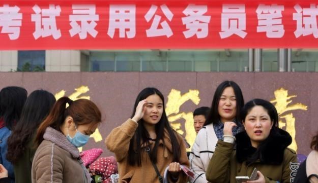 大学生|铁饭碗行业幸福指数排名,教师未能进入榜单,榜首排名有点意外