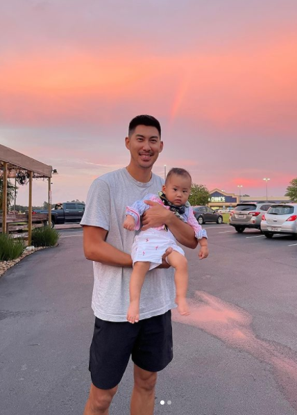 毛加恩|毛加恩二胎女儿早产4天后去世,妻子患子癲前症,陈建州喻虹渊安慰