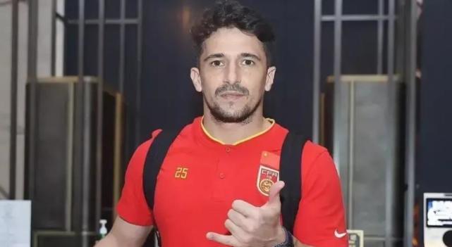 |开派对玩钓鱼！洛国富回巴西放飞自我，1月份回归状态如何保证？