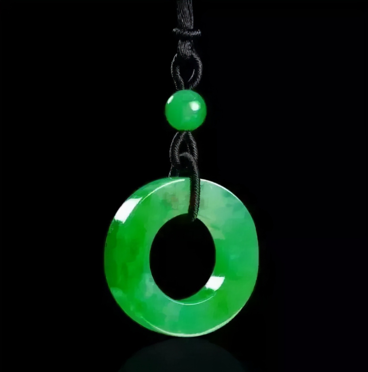 翡翠|你知道吗，这些因素都会影响翡翠的透明度？