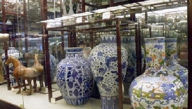 朱桀的行走记 广东小伙继承姨妈英国庄园,发现10万件文物,无偿捐给国家6万件