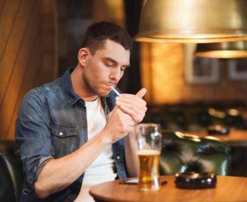 雄性激素|雄性激素旺盛的男人,身体会有哪些表现?不妨对照这5条,自测一下