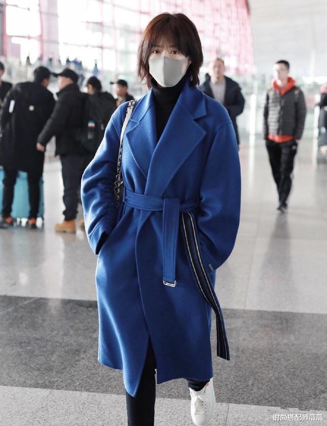 柳岩|?肩宽、骨架大的女人，这样穿“大衣”准显瘦！看蒋欣关晓彤就懂了