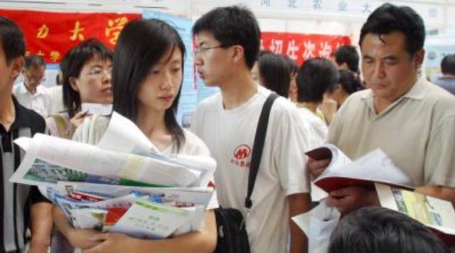 心理学|男生偏爱“女友职业”排名,榜首自带光环,倒数第二让人不敢靠近