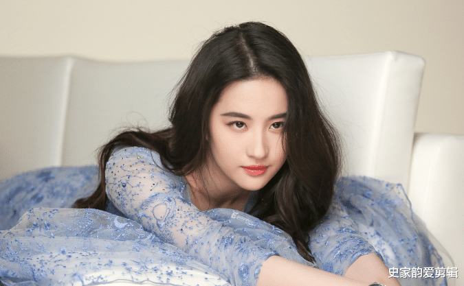 刘亦菲|清纯玉女形象，因出演金粉世家而被观众熟悉，她就是刘亦菲
