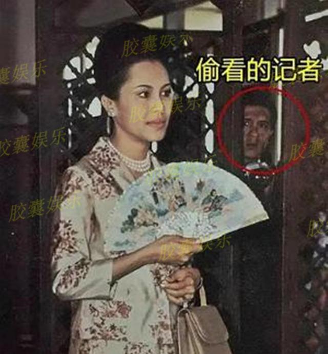 古风|苏缇达迷上“古风元素”，连续3次亮相手摇折扇，一颦一笑皆动人