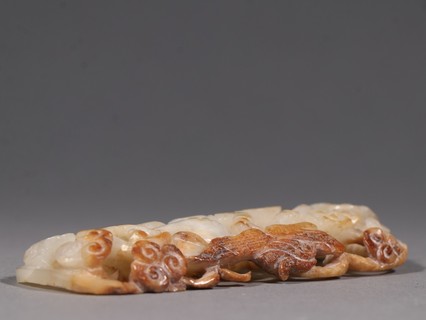 和田玉籽料|旧藏 和田玉籽料镂空龙纹玉件。