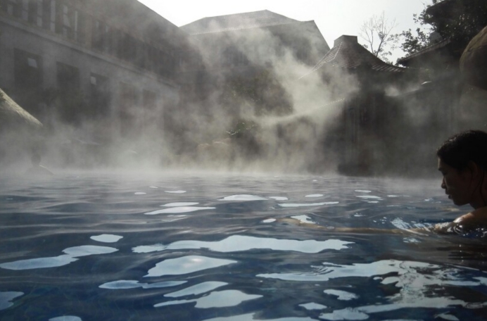 吃一口核废料会怎样?外国富豪把镭当补药,连喝1400瓶含镭药水