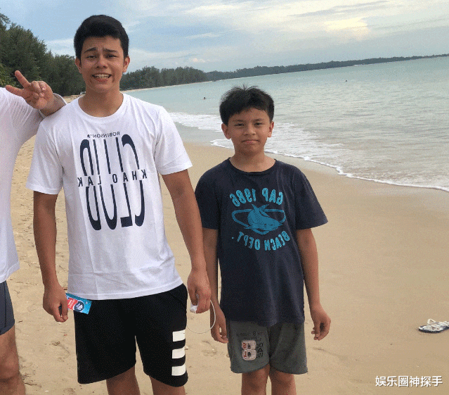 史可|史可俩个混血儿子长大了，21岁老大混血感十足，14岁老二颜值高