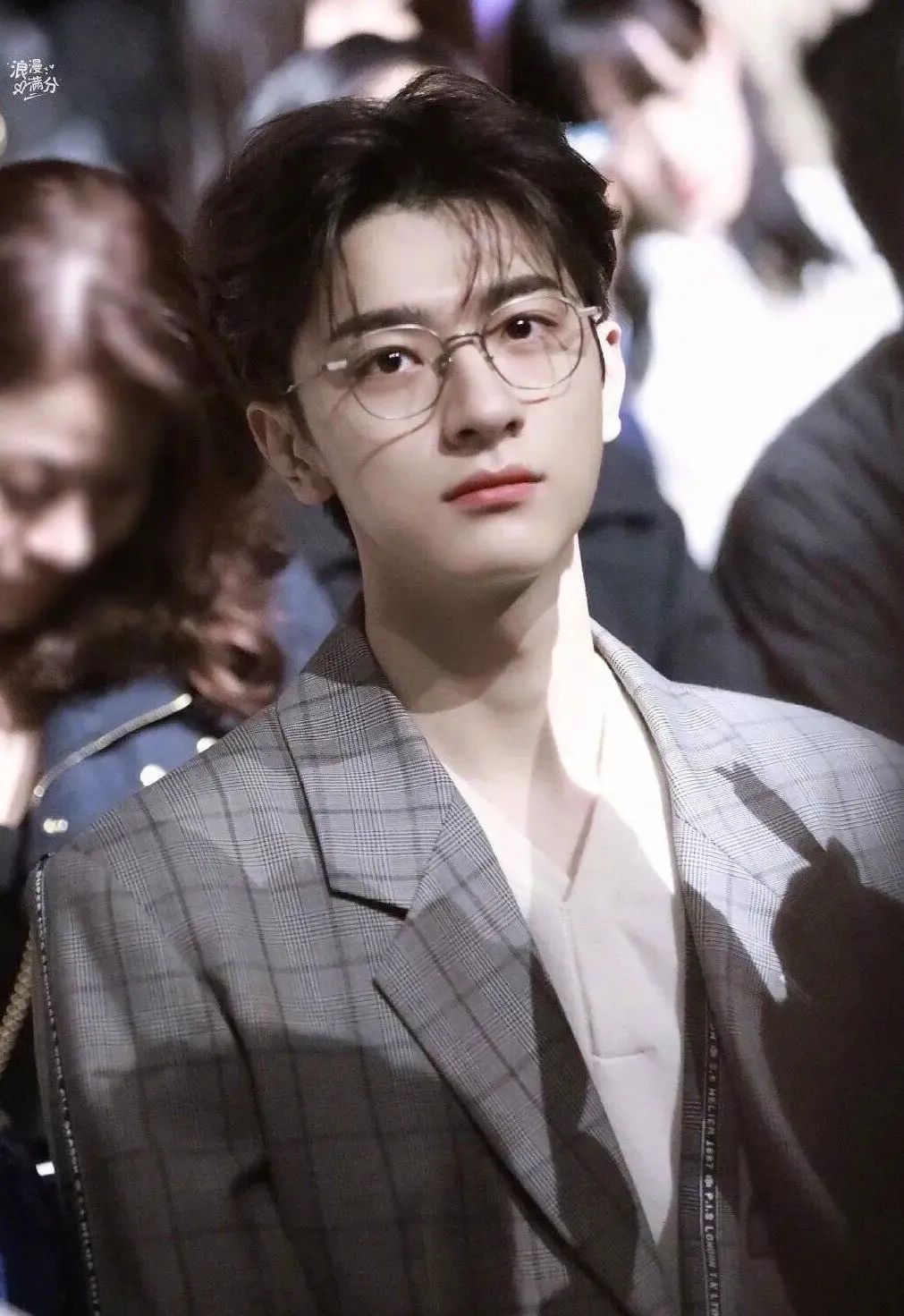 林一|北体187cm长腿校草林一爆红,被称为小林更新:这眼神太要命了