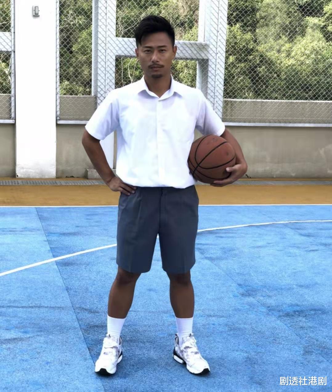 杨潮凯|终圆梦！TVB“肌肉男神”升级当电影导演，曾饰演过多个跑龙套角色