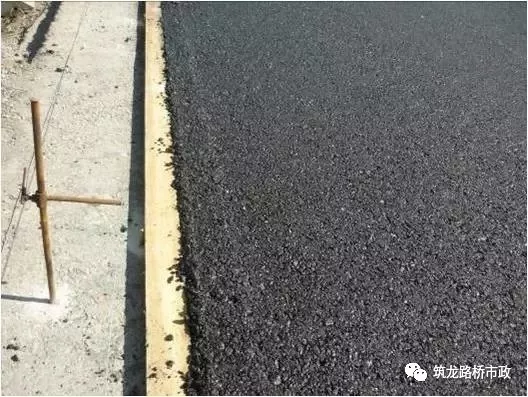 阳光分享鸿鹄志 路面工程病害形式，以及施工质量管理控制要点?