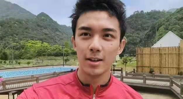 缘来妈咪|童星出道的吴磊自曝长胖十斤，毫无明星架子与骑友攀谈，真实可爱