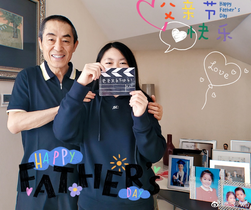 柳岩|张艺谋妻子陈婷晒全家福，三个子女相伴左右，71岁张导笑容和蔼超幸福