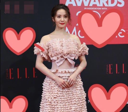 |杨幂和刘诗诗走ELLE红毯状态不佳，怪时间拖延，迪丽热巴一骑绝尘