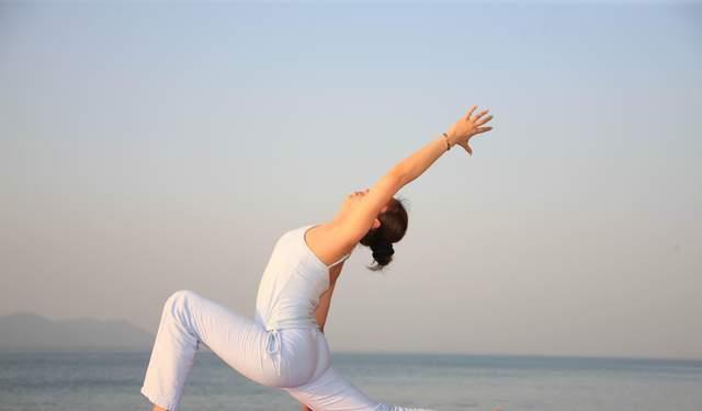 熬夜|身体常有4大表现，是在提示你：体内毒素过多了