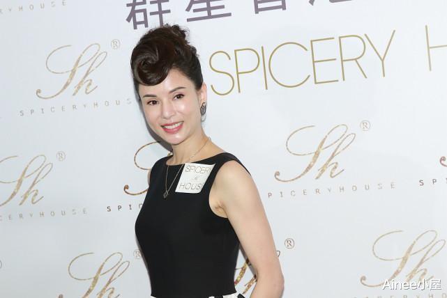 Ainee小屋|别再夸李若彤不老了，和温碧霞同框才知道差距，穿裙装气韵不同