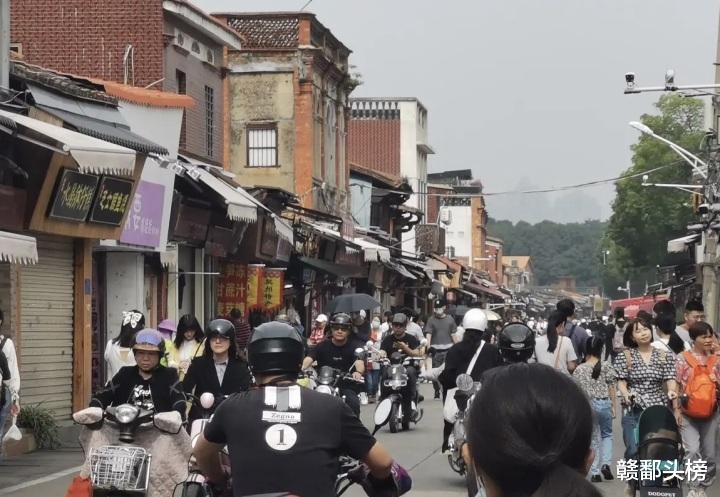 赣鄱头榜 泉州入围万亿城市,各个方面有待提高