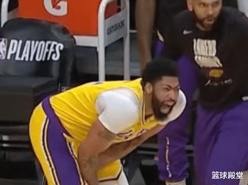 湖人队|太阳完虐湖人！布克+二阵容统治比赛，老詹绝望，佩林卡最大败笔