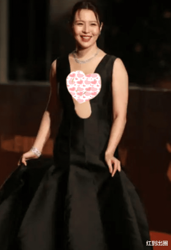 鞠婧祎|金钟奖众女星争奇斗艳！33岁刘品言开U领身材傲人，生图仍显壮实