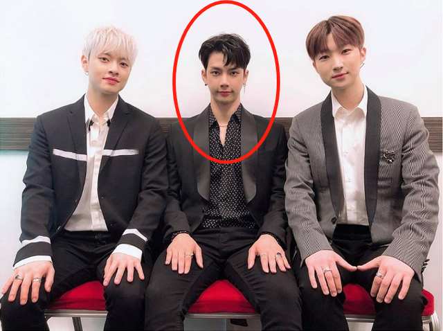 男团|24岁韩偶像两次出道失败，曾为养队友四处兼职，回忆过往心酸落泪