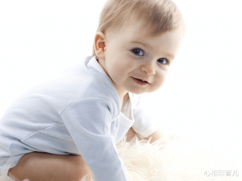 心相印育儿|宝宝左右摇头是什么情况？宝爸宝妈赶紧来看看吧
