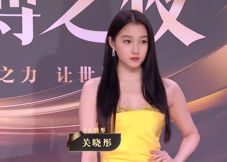 李大海|杨幂引以为傲的“漫画腰”，被迪丽热巴的“天鹅臂”秒了