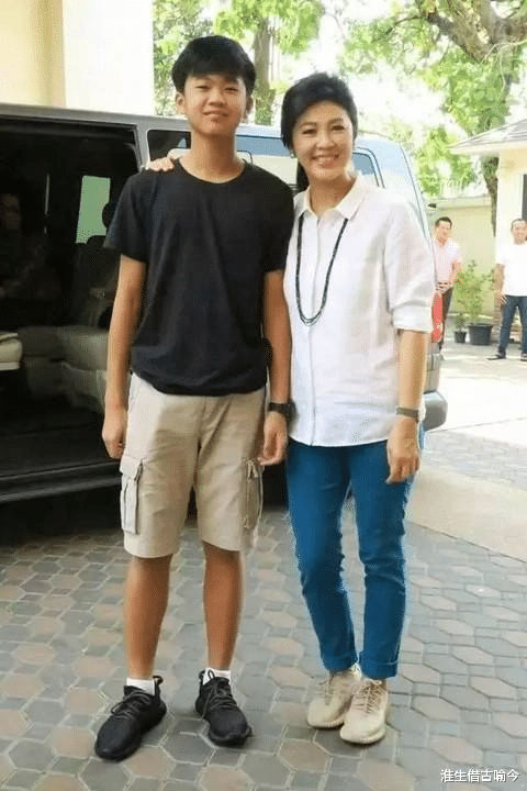 老挝|华裔泰国最美前总理英拉：未婚却被男友宠爱26年，在中国当董事长