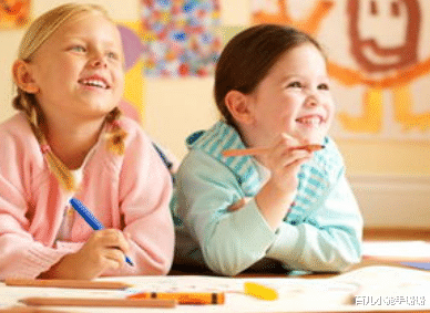 育儿小能手璐璐|中国式教育的悲哀：中国母亲对孩子“瞎夸”，中国父亲“从不夸”