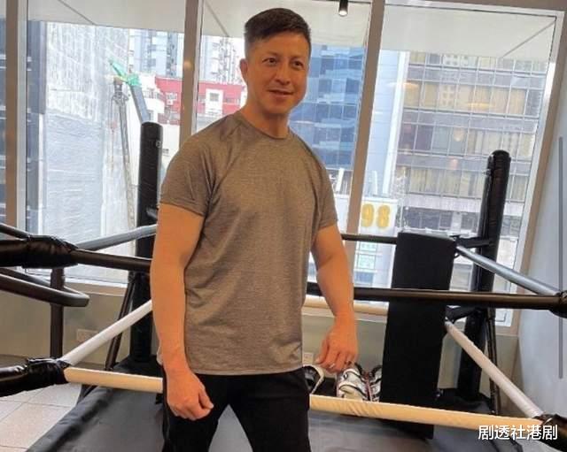 TVB|遗憾！54岁TVB健硕型男宣布离婚，半年零收入患疾病身材缩水严重