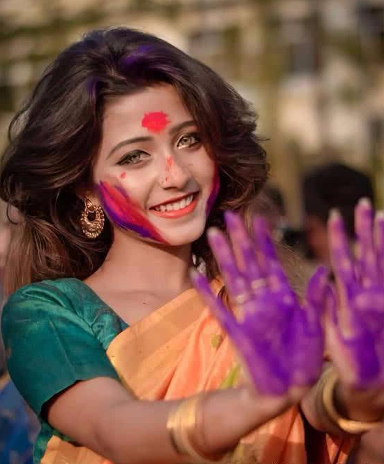 印度 还记得“印度美女网红”吗？满脸油彩也掩饰不住的美，如今变这样