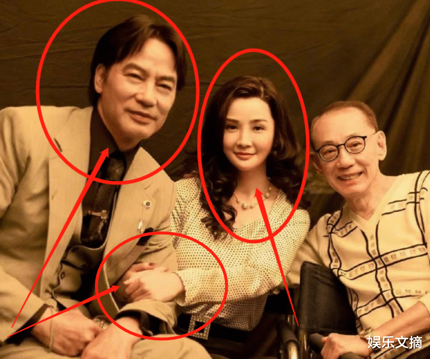 刘德华|金手指杀青,刘德华头发花白气质仍出众,我却被阿sa的造型所吸引