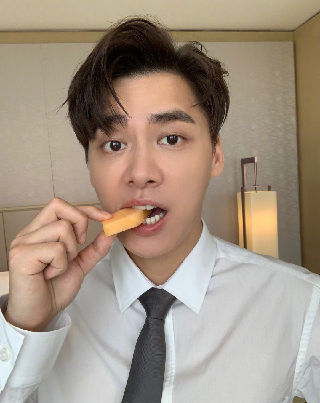 谷嘉诚|阮经天: 我没有化妆，肖战: 我也没有化妆，谷嘉诚: 不敢相信