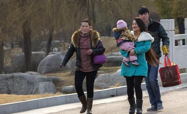 可馨育儿聊聊 独生子女增加看护假可行吗？父母住院才发现，人家好几个轮流管