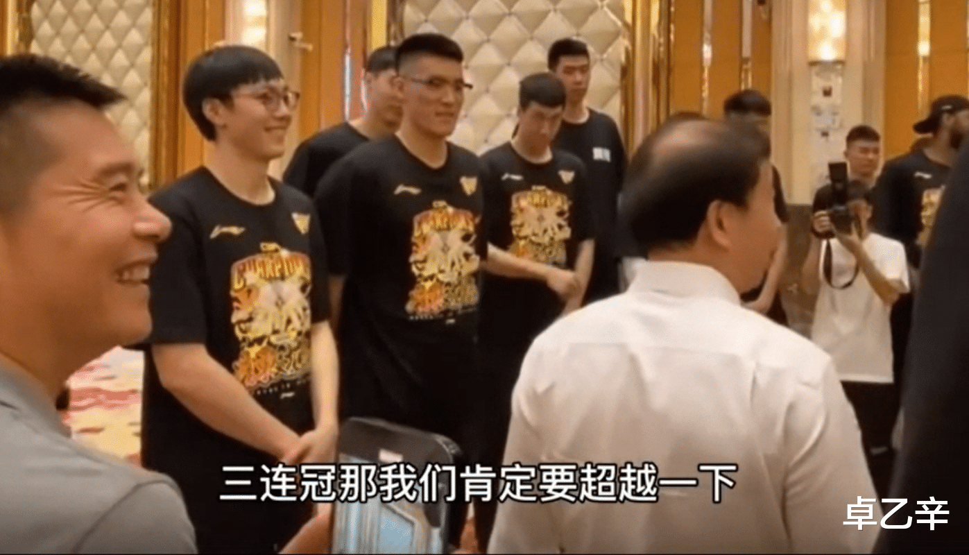 廣東男籃|為什么杜鋒老說(shuō)“目標(biāo)季后賽”，是謙虛過(guò)度？還是冷靜低調(diào)？