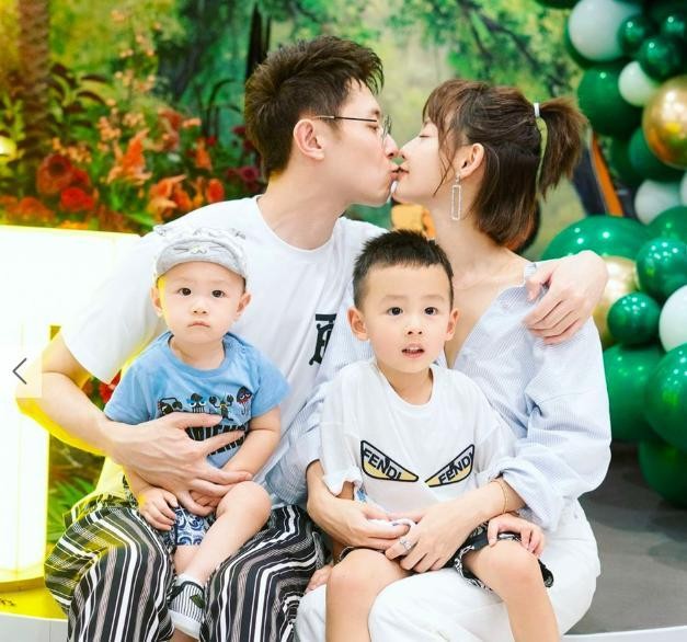 张嘉倪|张嘉倪还没办婚礼！与富豪拍照站C位，豪门的媳妇却不好当！