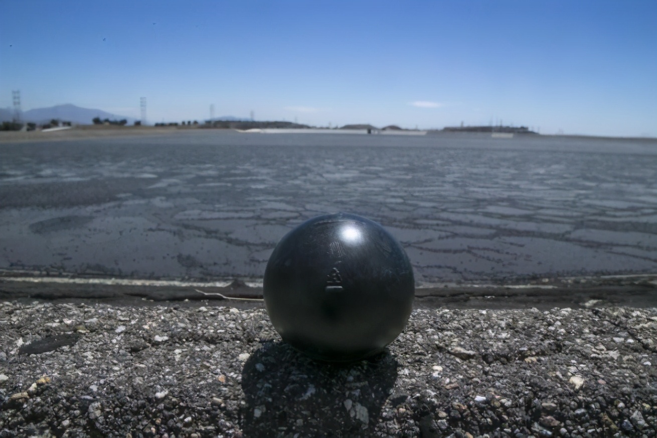 美國人突發奇想，往洛杉磯水庫投9600萬個黑球，5年過去怎麼樣瞭-圖2