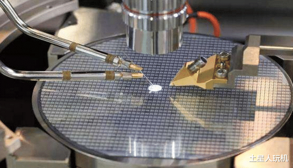 纳米|95后DIY纳米级光刻机