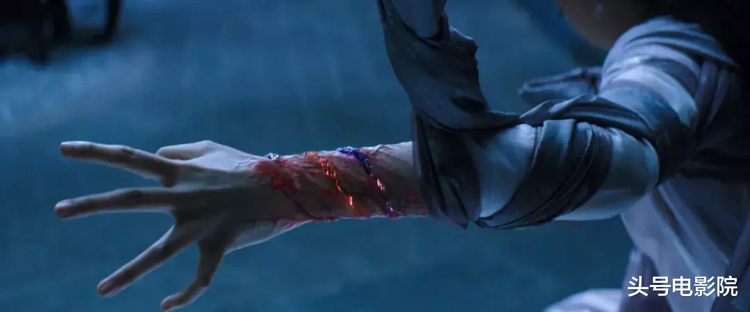 关晓彤|3.8分！姜文胡军出演，陪衬关晓彤，这烂片堪比鹿晗《上海堡垒》