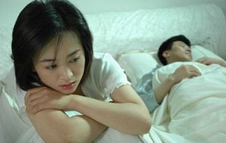 |“新来的女上司请我去她家做客，是不是在暗示我？”这到底该咋办哈哈哈