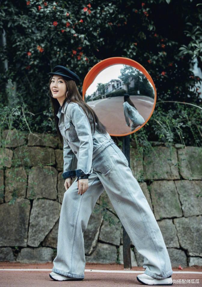 穿衣搭配|杨钰莹这次真不太美，“奶奶造型”压气质又沉闷，看着老十岁不止