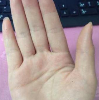 |手上有这种特征的人，中年有横财，适合办公室跟钱打交道的职业！