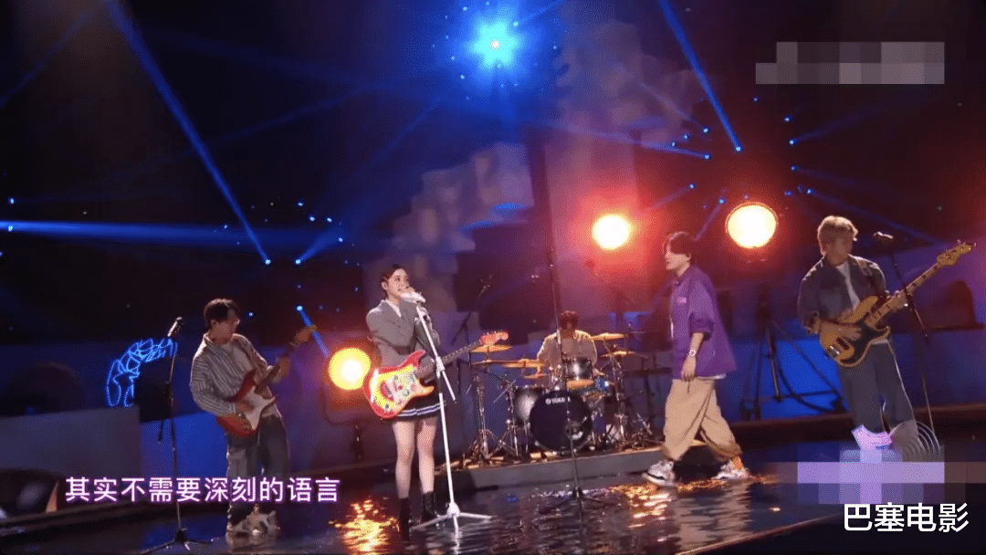 周深|抖音美好奇妙夜:小失误不断,刘德华走过场,周深造型对不起实力