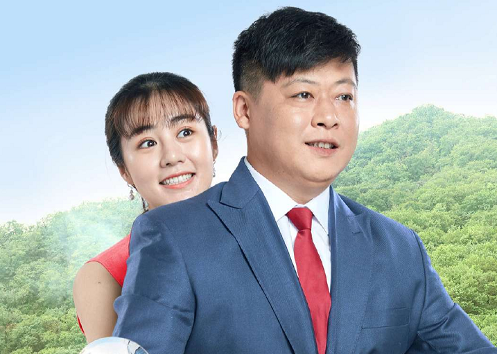 郭德纲|谢永强与小12岁娇妻晒娃，大人穿毛衣让宝宝光腿，不喂母乳引争议