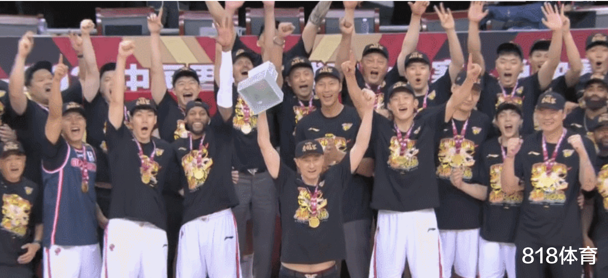 廣東男籃|蘇群: 易建聯沒有獎牌因為他沒注冊 但他會得到一枚總冠軍戒指