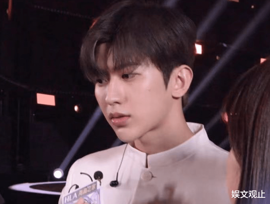 央视|蔡徐坤采访视频火了，央视的“照妖镜”下，这颜值真让人不敢信