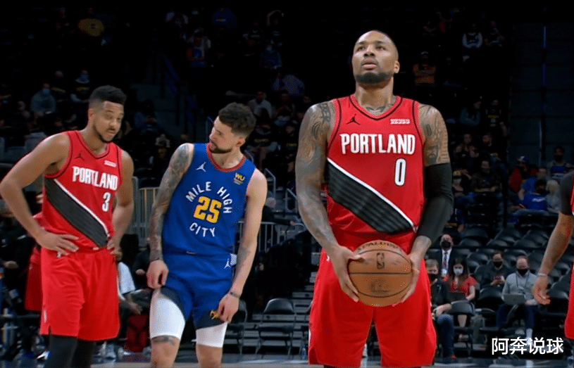 徒步|17分钟怒砍0分！约基奇欲哭无泪，麦基都比他强，掘金700万打了水漂