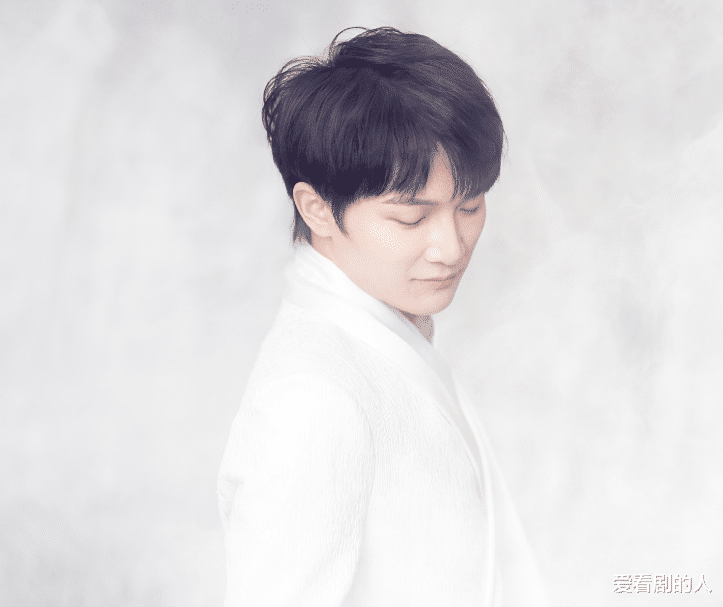 演绎|“人若思念便思念，终会相见”，周深用歌声给思念的人们带去抚慰