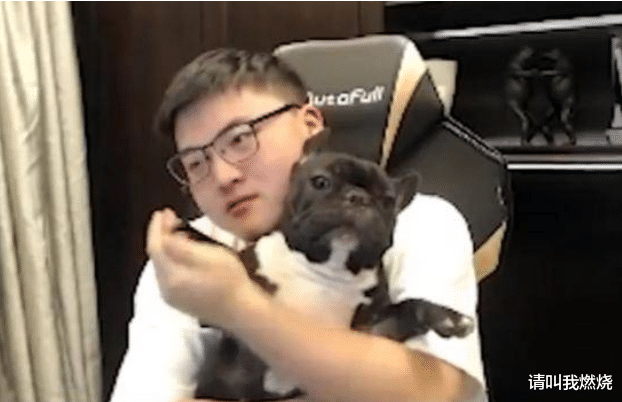 Uzi|IG被爆再次邀请UZI复出？网友：Rookie已经老了，神来了也没用！