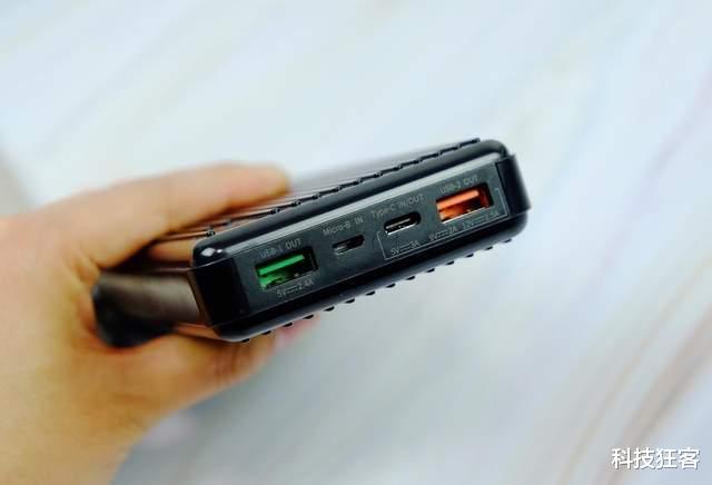 移动电源|告别旅途焦虑,长途回家过节,大容量移动电源不能少